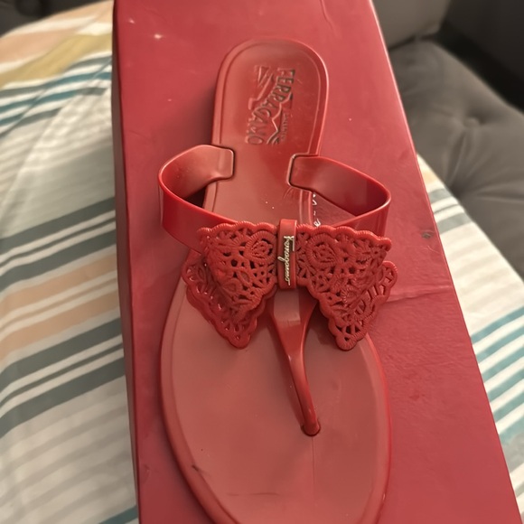 Classic red Ferragamo sandals. - Picture 2 of 4